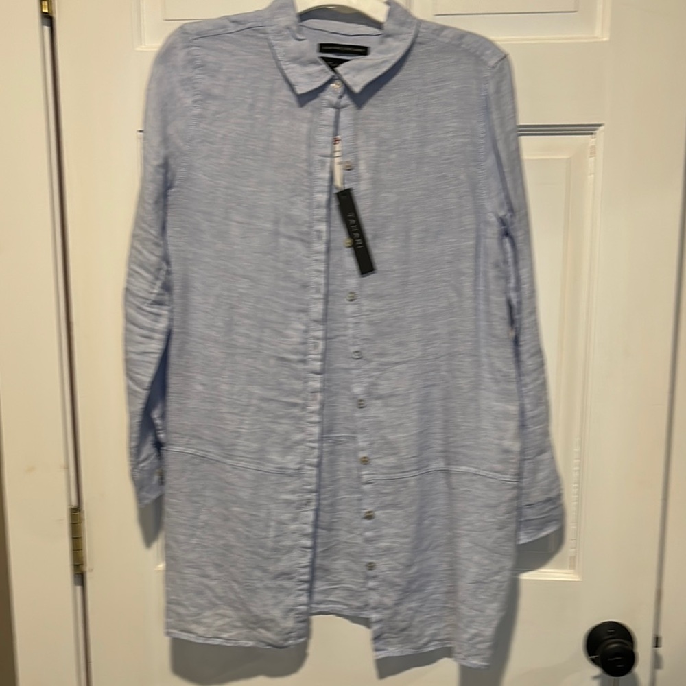 Tahari Linen Light Blue Button-Up Blouse Medium